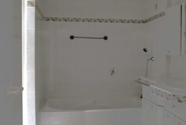 Appartement de plain pied dans résidence de standing avec accès direct au lac / Port Choiseul