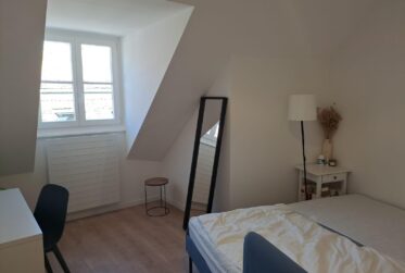 Chambre meublée au cœur de la vieille-ville avec local indépendant