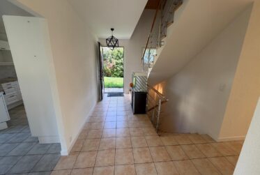 Magnifique villa avec jardin et piscine à Vernier