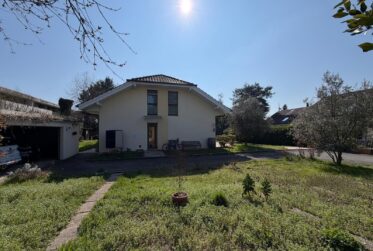 Magnifique villa avec jardin et piscine à Vernier