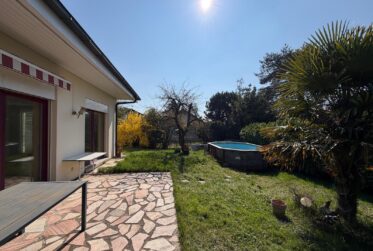 Magnifique villa avec jardin et piscine à Vernier