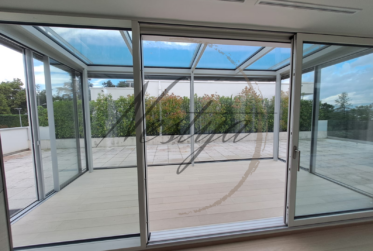 Spacieux attique avec terrasse et vue lac à Collonge-Bellerive